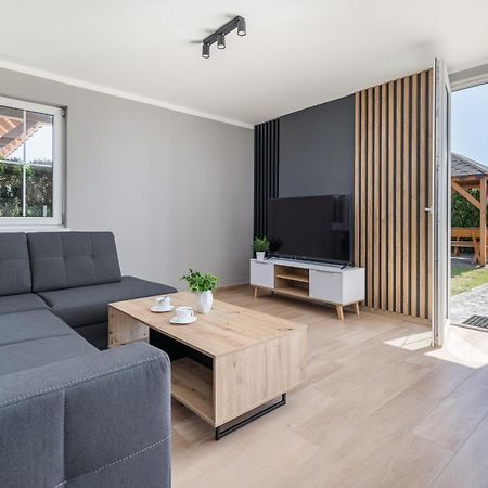 Holiday Houses Alana & Alva With Garden By Noclegi Renters مينزفوجة المظهر الخارجي الصورة